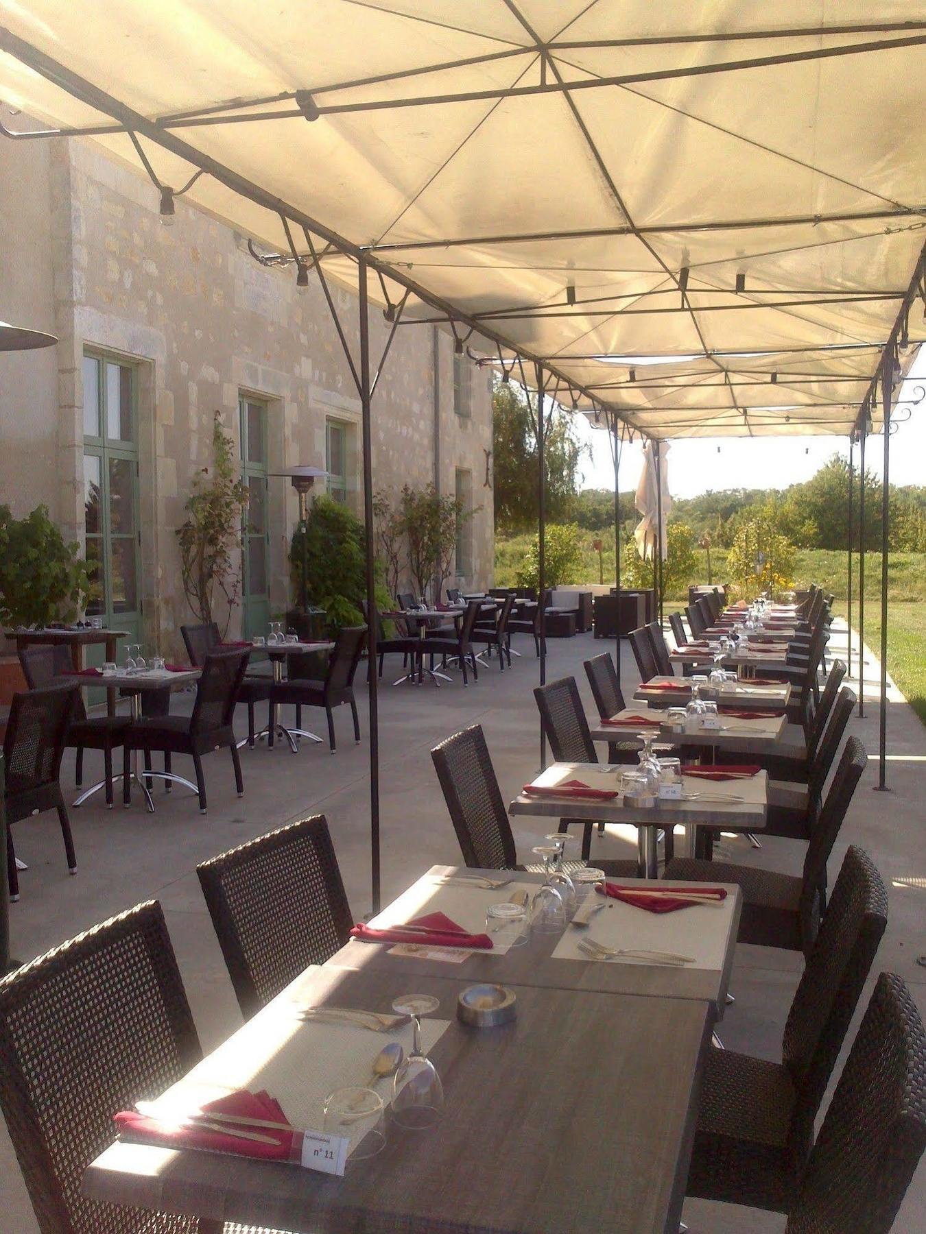 Hotel Domaine Du Normandoux, The Originals Relais Tercé Esterno foto