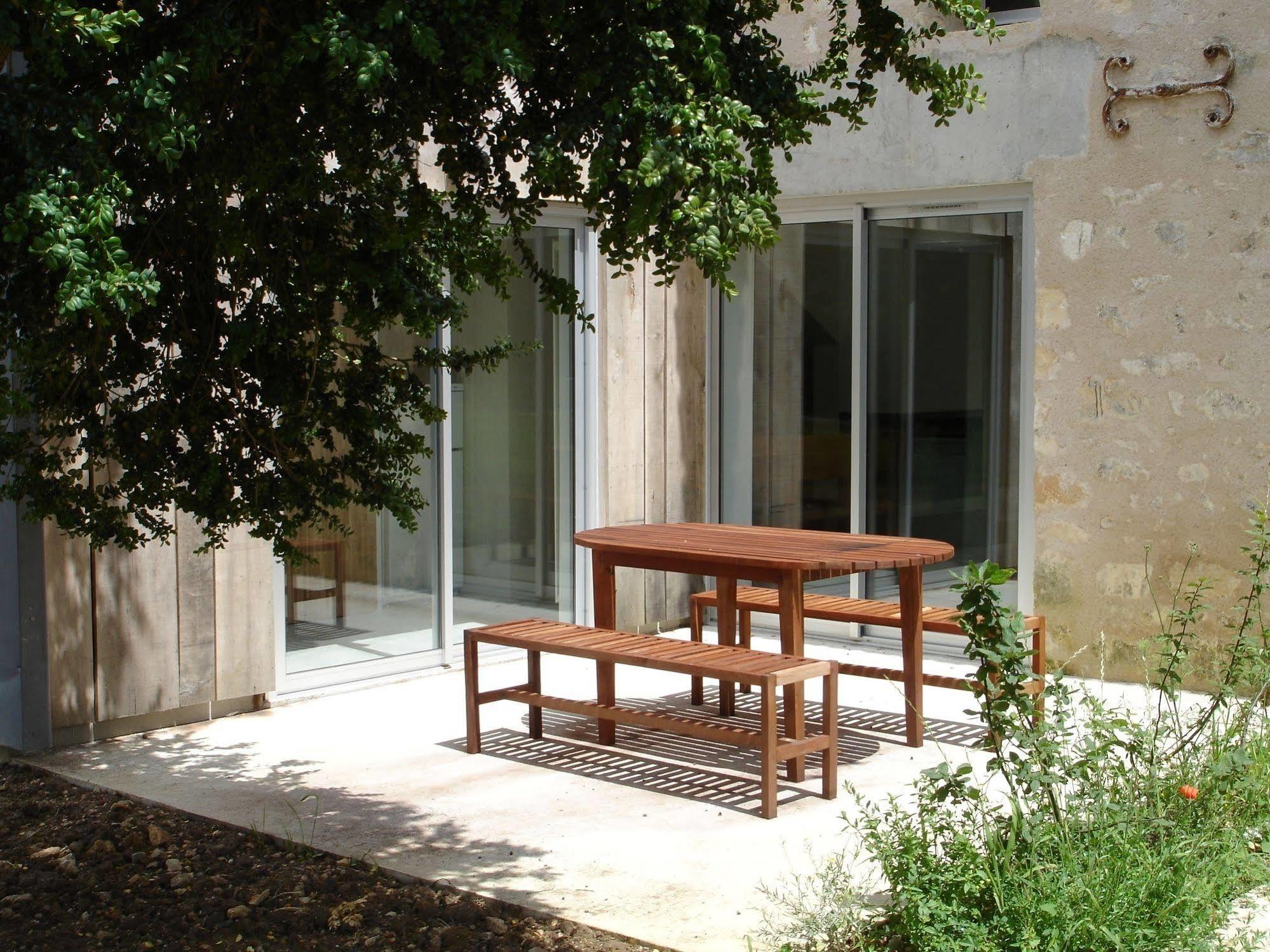 Hotel Domaine Du Normandoux, The Originals Relais Tercé Esterno foto