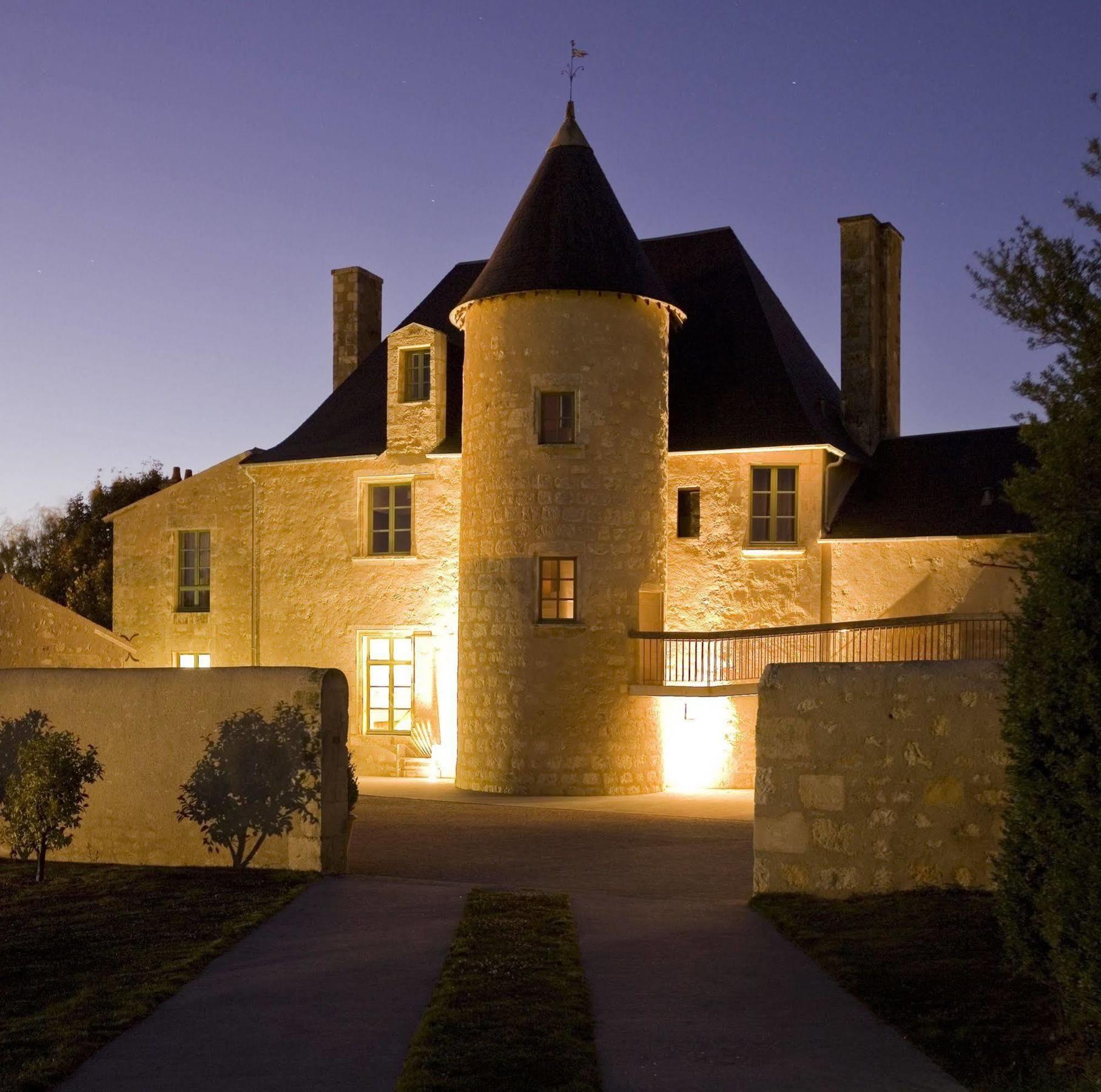 Hotel Domaine Du Normandoux, The Originals Relais Tercé Esterno foto