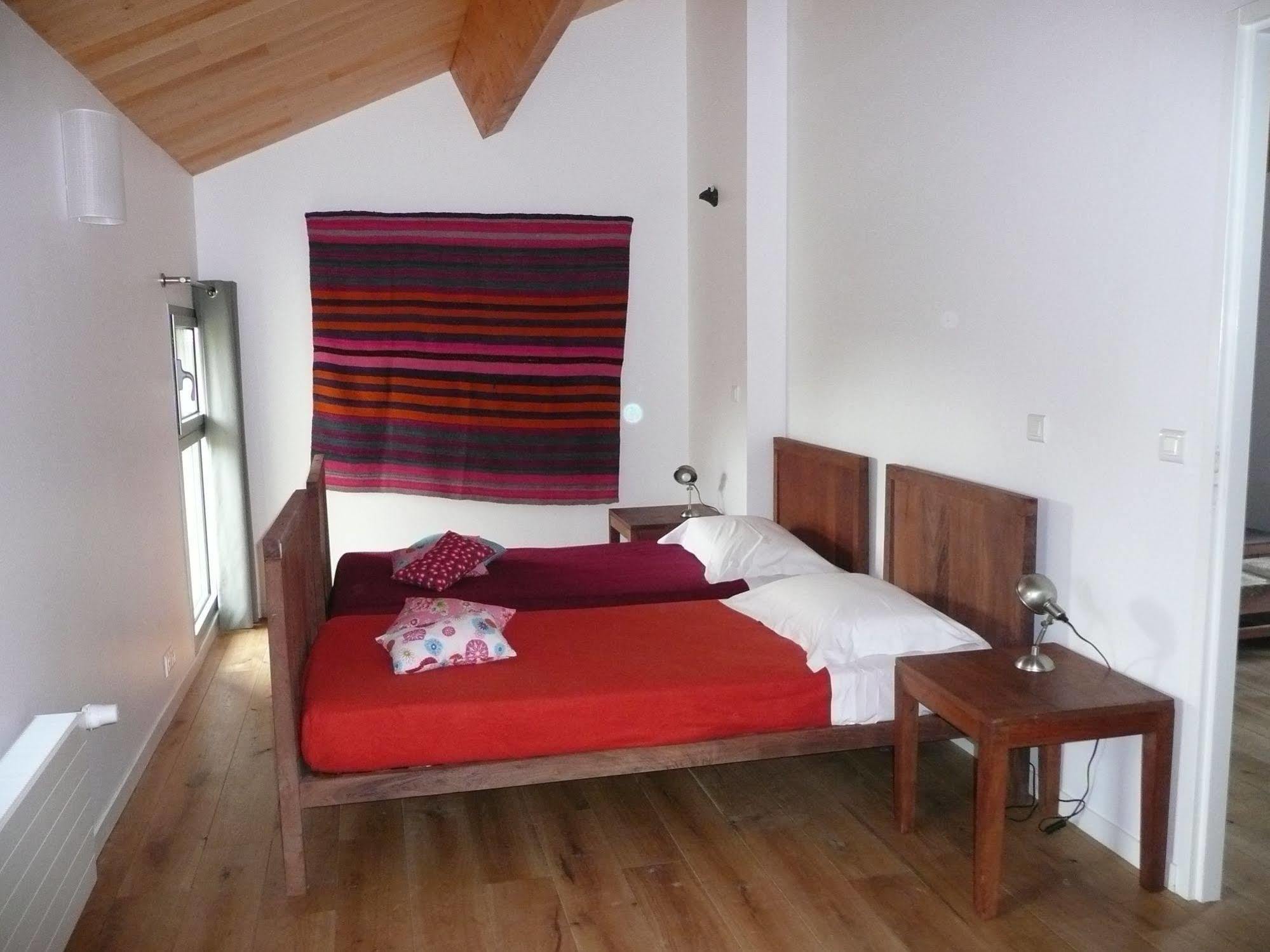 Hotel Domaine Du Normandoux, The Originals Relais Tercé Esterno foto