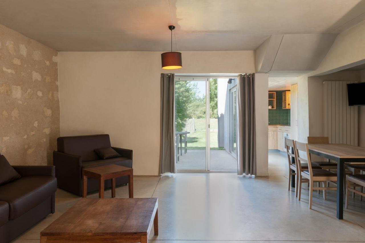 Hotel Domaine Du Normandoux, The Originals Relais Tercé Esterno foto