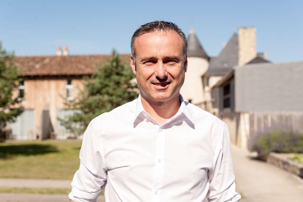 Hotel Domaine Du Normandoux, The Originals Relais Tercé Esterno foto