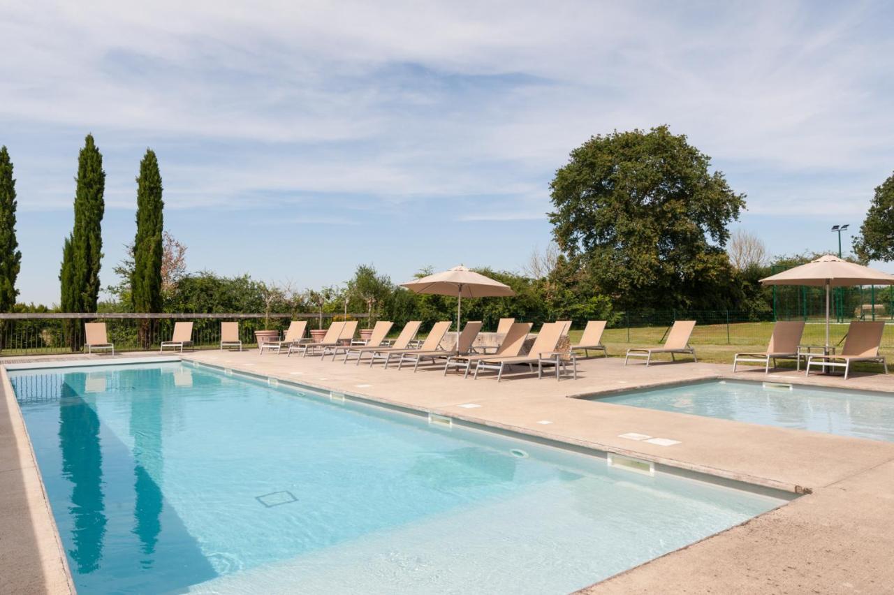 Hotel Domaine Du Normandoux, The Originals Relais Tercé Esterno foto